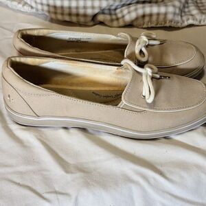 Women Sz 8M Grasshopper Ortholite Windham Beige Canvas Slip On Casual Shoes